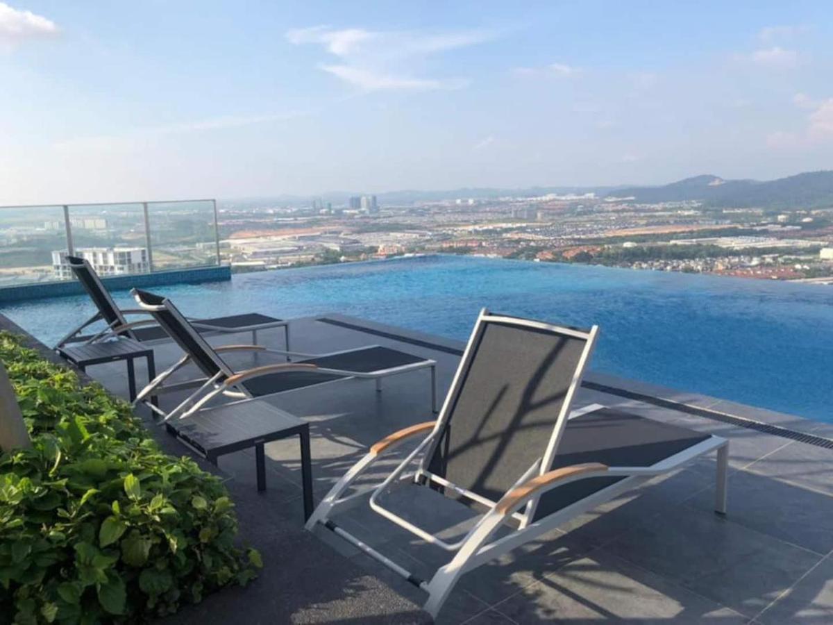 Sky Pool 4 Star Hotel Grade Stay In I-City Shah Alam Exteriér fotografie